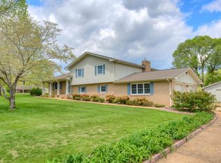 1751 Crabtree Rd, Hixson, TN 37343