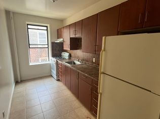 15910 Sanford Ave, Flushing, NY 11358