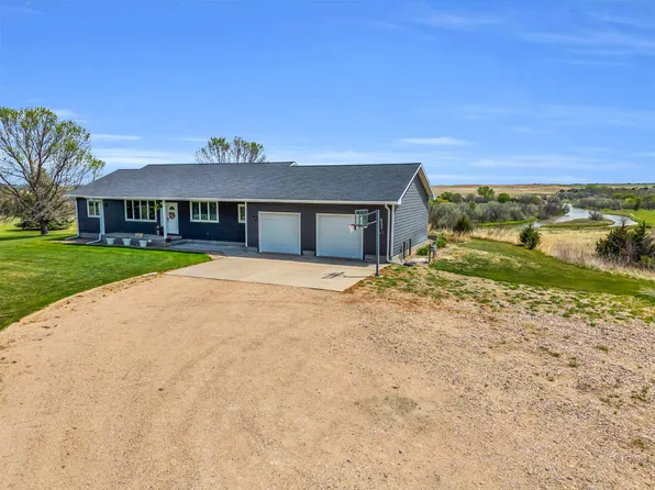 32365 322nd Rd, Pleasanton, NE 68866