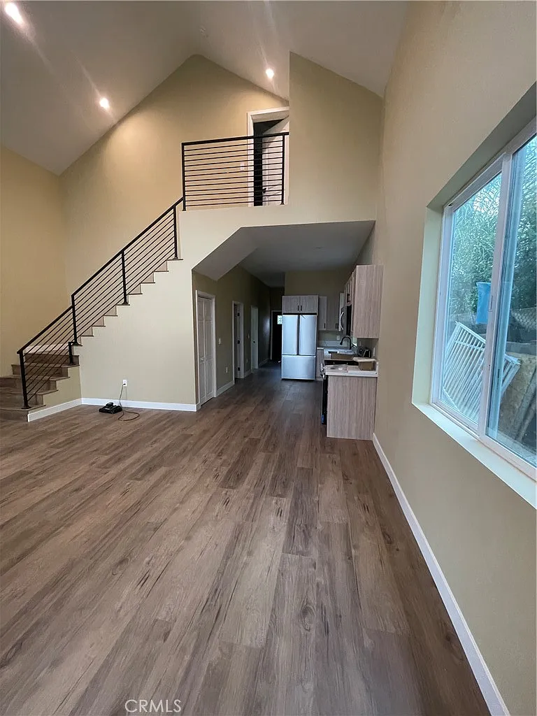 2 bed, 2.5 bath, 1165 sqft, $3,700 — Photo 2