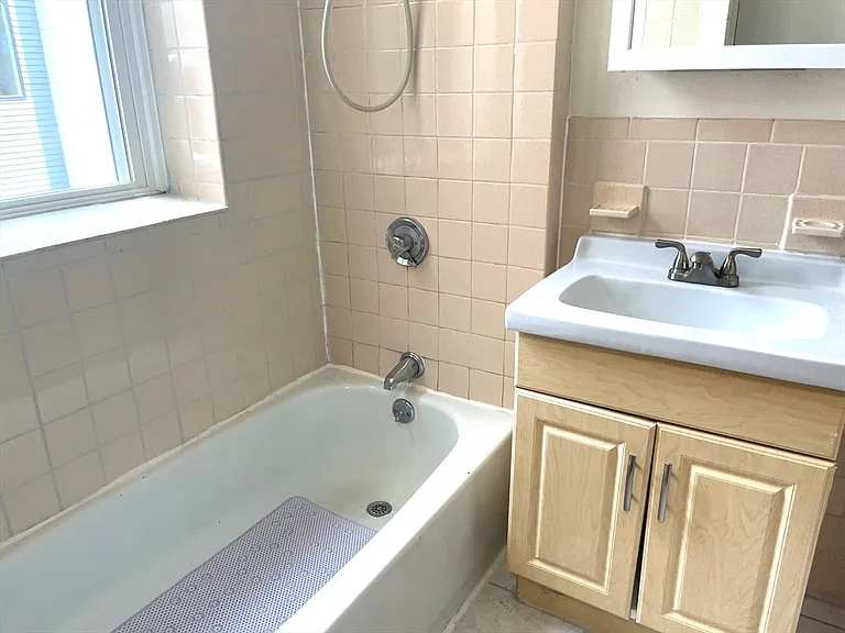28 Montebello Rd #2 — Photo 17