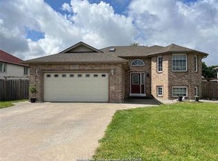 709 Havens Dr, Windsor, ON N9G 2S5