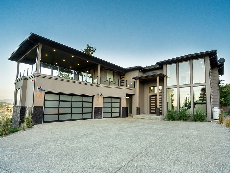 Stunning Home with 5,540 SQFT 4 Bed 4.5 Bath