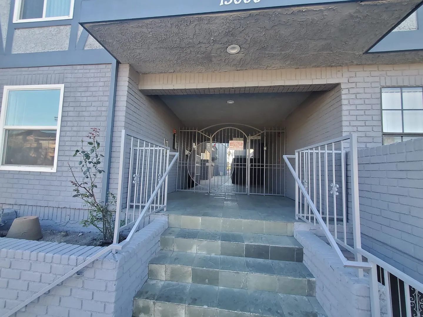 15000 BURBANK BLVD. — Photo 3