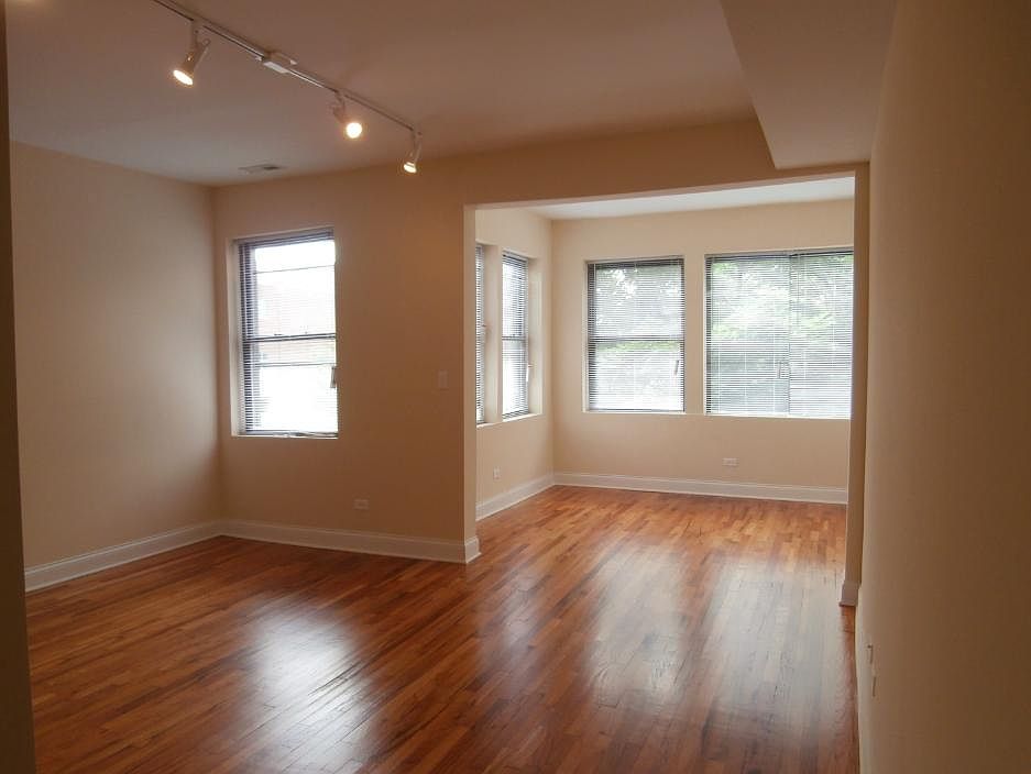 Spacious living room and sunroom