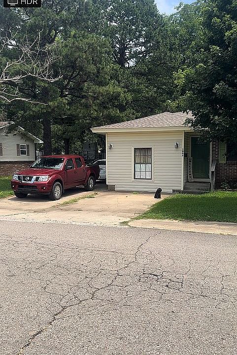 2nd image of 1006 N 5th St