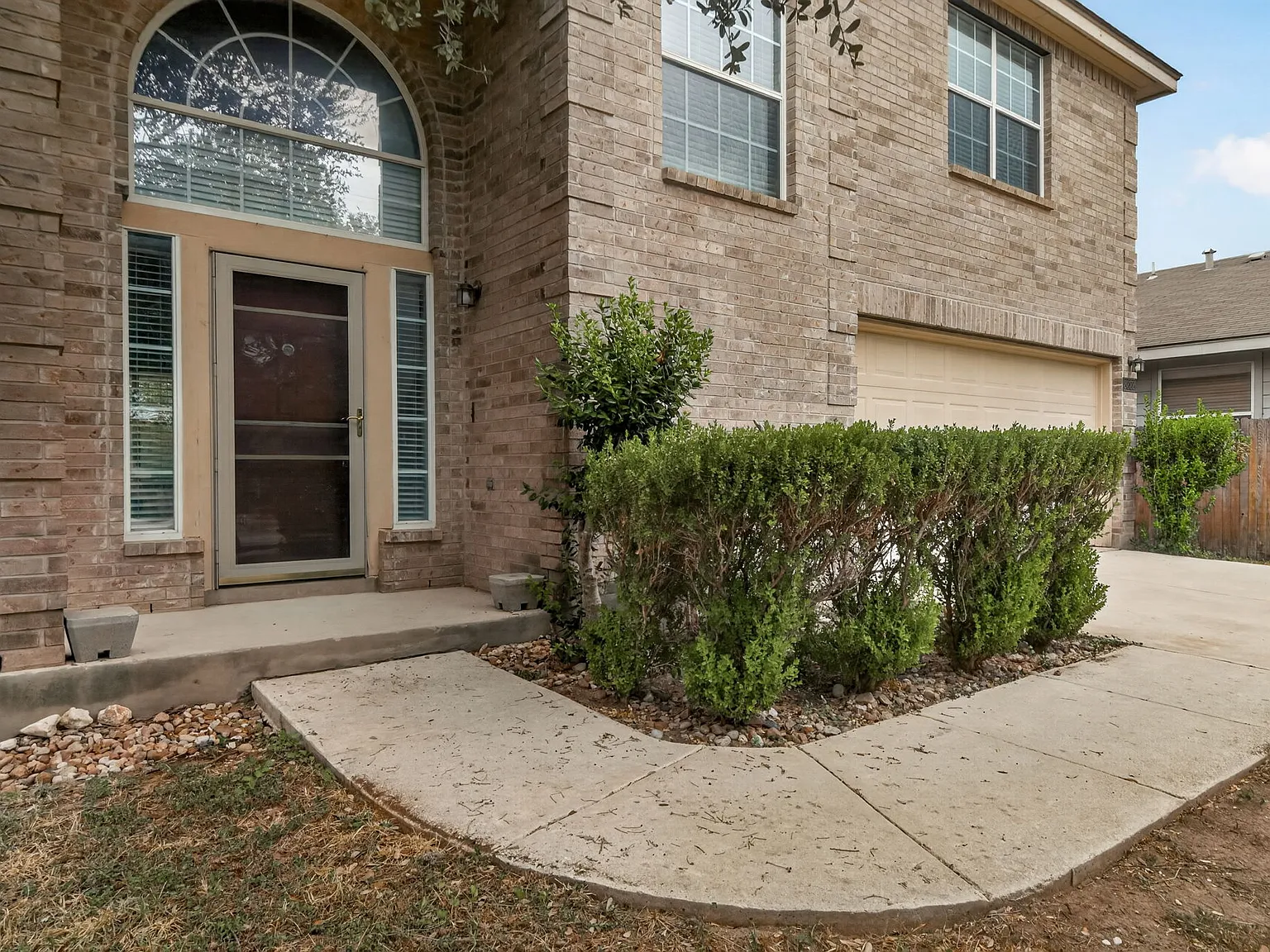 3 bed, 2.5 bath, 1704 sqft, $1,800 — Photo 4