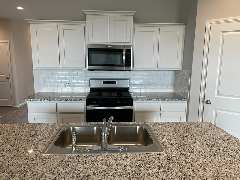 953 Braymer Ln — Photo 11