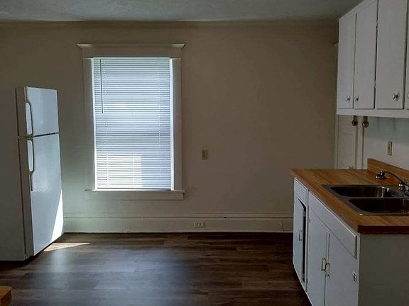 2nd image of 327 S Gardiner Ave #2