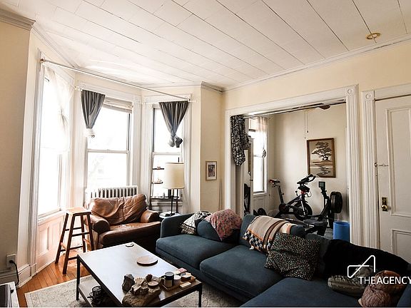 3rd image of 48 Hausman St