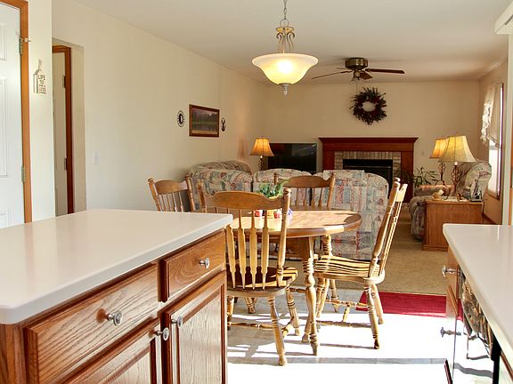 2nd image of 572 Fox View Ct