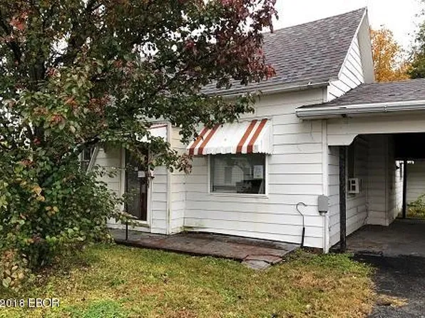 203 N Milner St, Fairfield, IL 62823