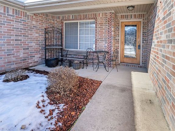 3rd image of 10843 Foxglove Ln
