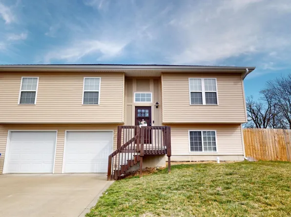 2707 Wild Rose Ln, Sedalia, MO 65301