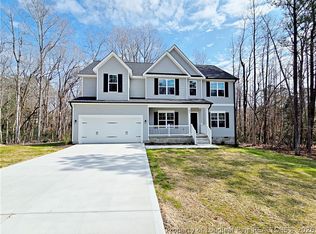 203 Appaloosa Dr, Spring Lake, NC 28390