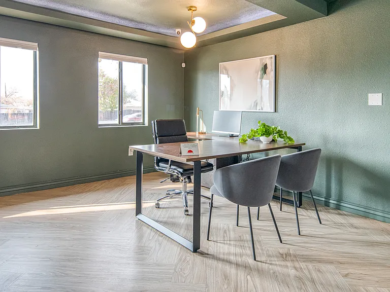 Front Desk - Leasing Office