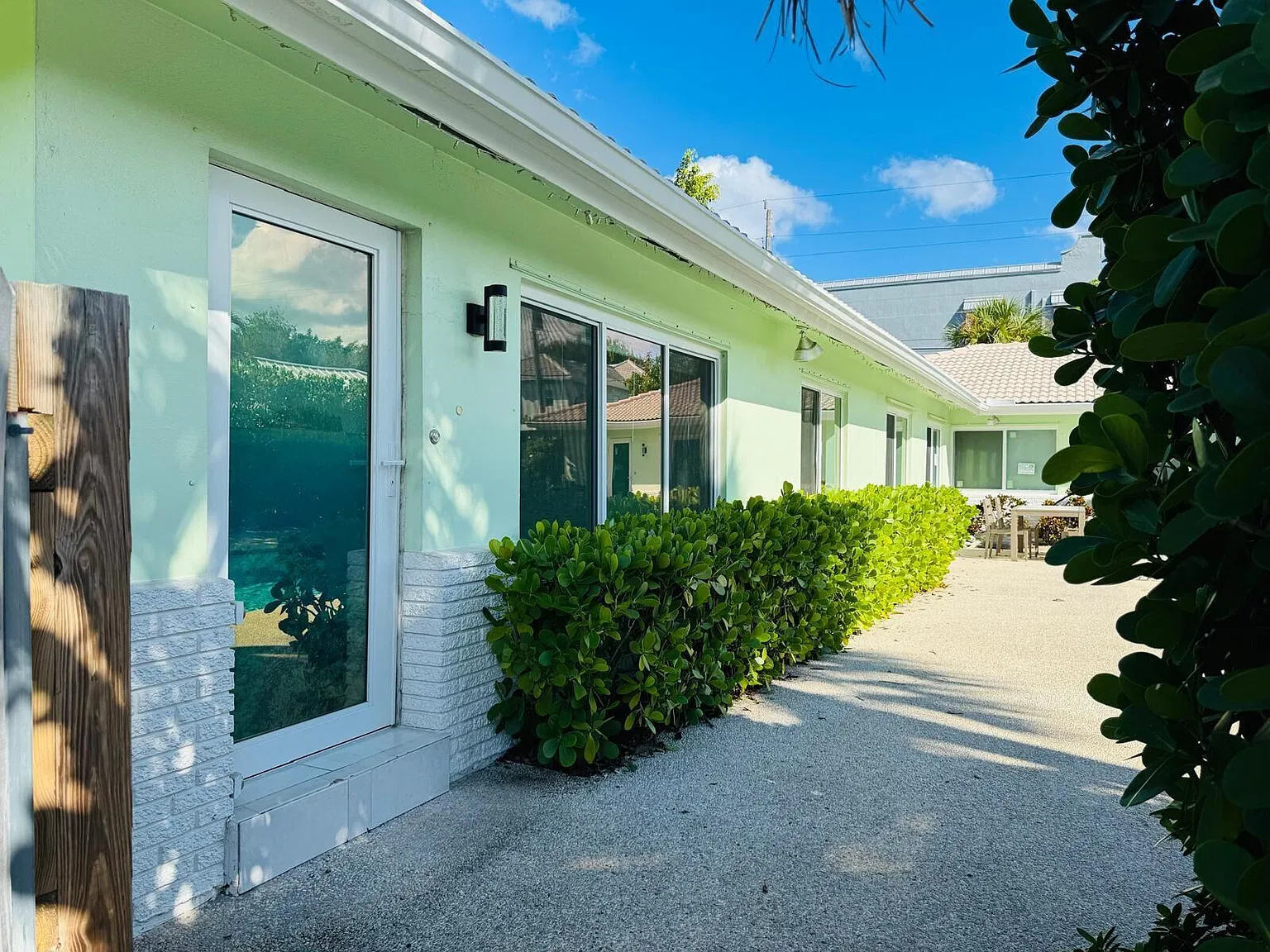 2 bed, 2.0 bath, 2612 sqft, $2,950 — Photo 3