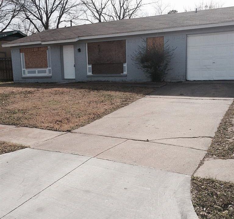 1st image of 9914 Gulf Palms Dr
