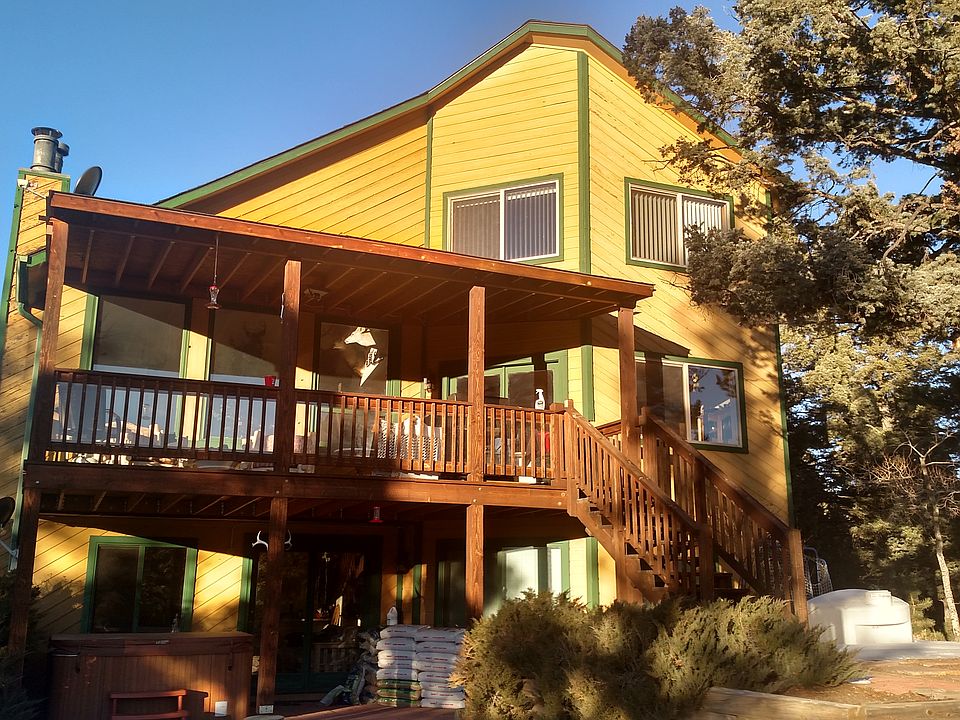 1st image of 455 Douglas Fir Dr