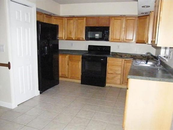 3rd image of 804 Hazel Grove Ct