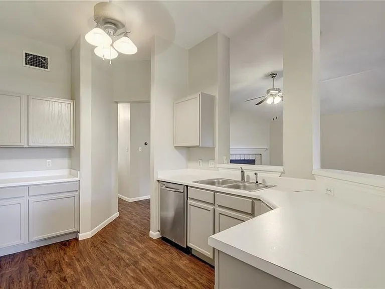 7509 Spivey Dr — Photo 5