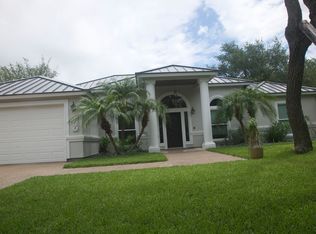 130 Marion Dr, Rockport, TX 78382