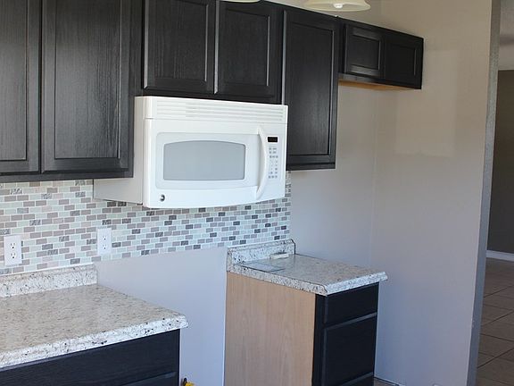 5th image of 702 W Caddo Ave