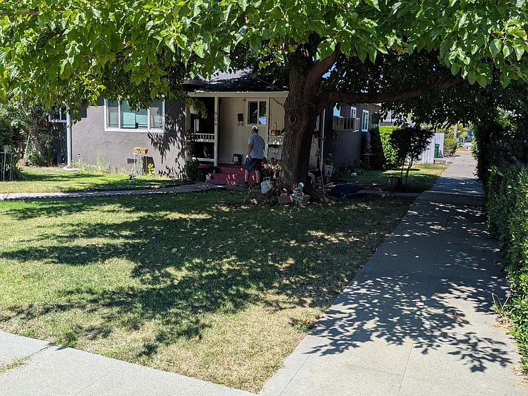 East St — Photo 2