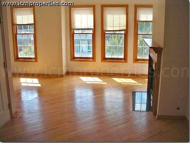 1st image of 1326 W Diversey Pkwy #11