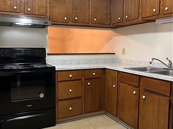 3rd image of 569 Ayrshire Way APT A