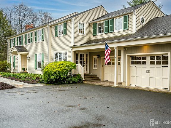 4th image of 43 Van Kirk Rd