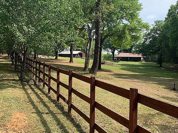 3rd image of 921 County Road 253