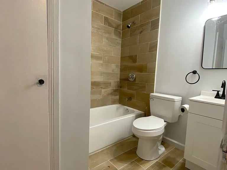 4672 Pinewood Dr N — Photo 9