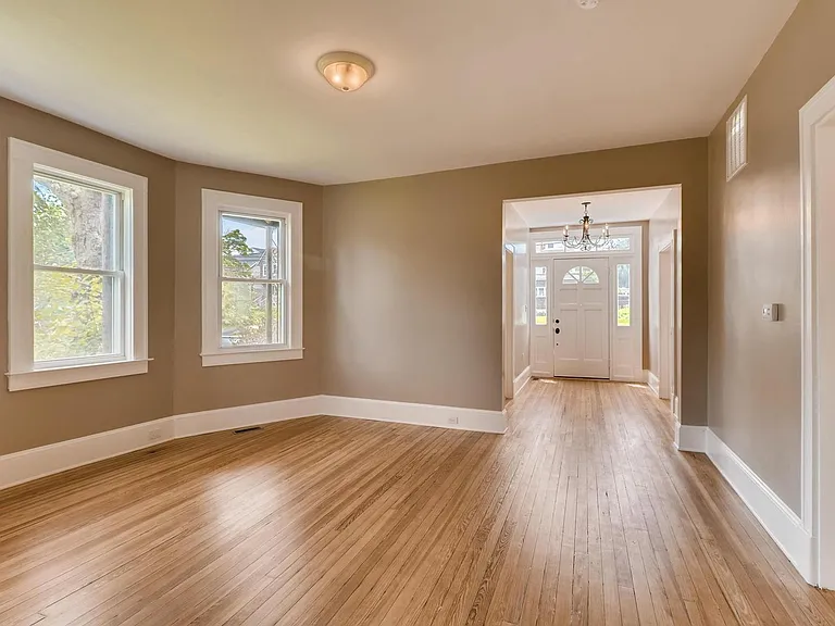 36 E Burke Ave #1 — Photo 10