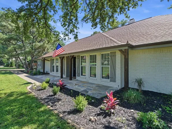 835 Cross Timbers Dr, Double Oak, TX 75077