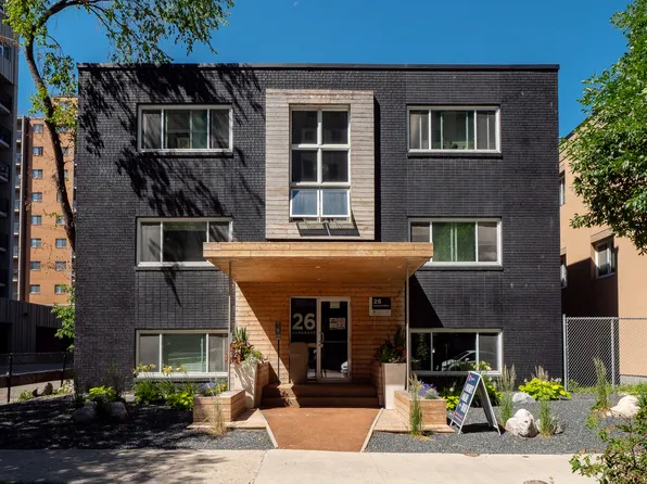 26 Hargrave St, Winnipeg, MB R3C 1N1