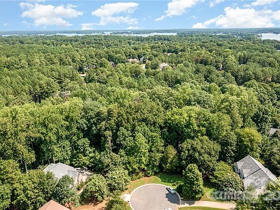 2nd image of 187 Ivey Hollow Ct