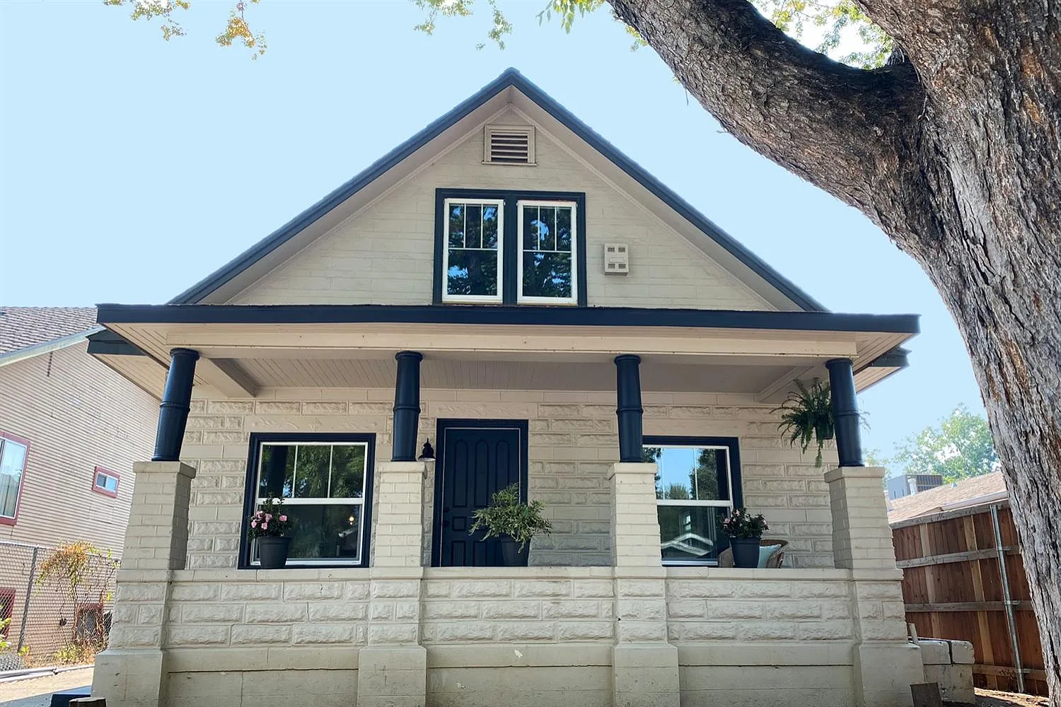 3546 6th Ave photo 1