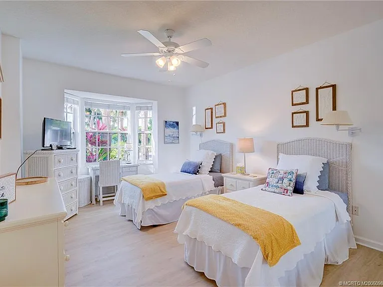 411 NE Plantation Rd #511 — Photo 25