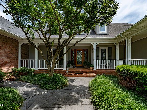 3rd image of 105 Black Thorn Dr