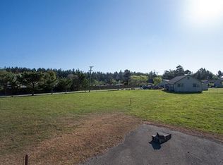 2084 Sutter Rd, McKinleyville, CA 95519