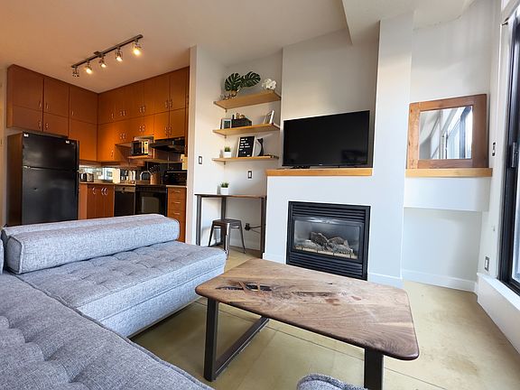 2nd image of 409 Swift St #111