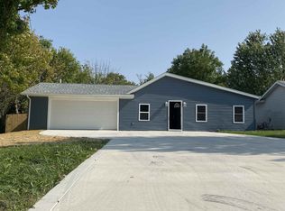 7211 Baer Rd, Fort Wayne, IN 46809