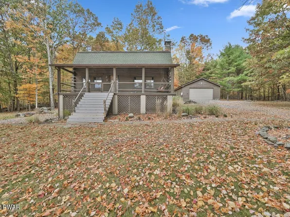 3 Chipewa Ct, Lakeville, PA 18438