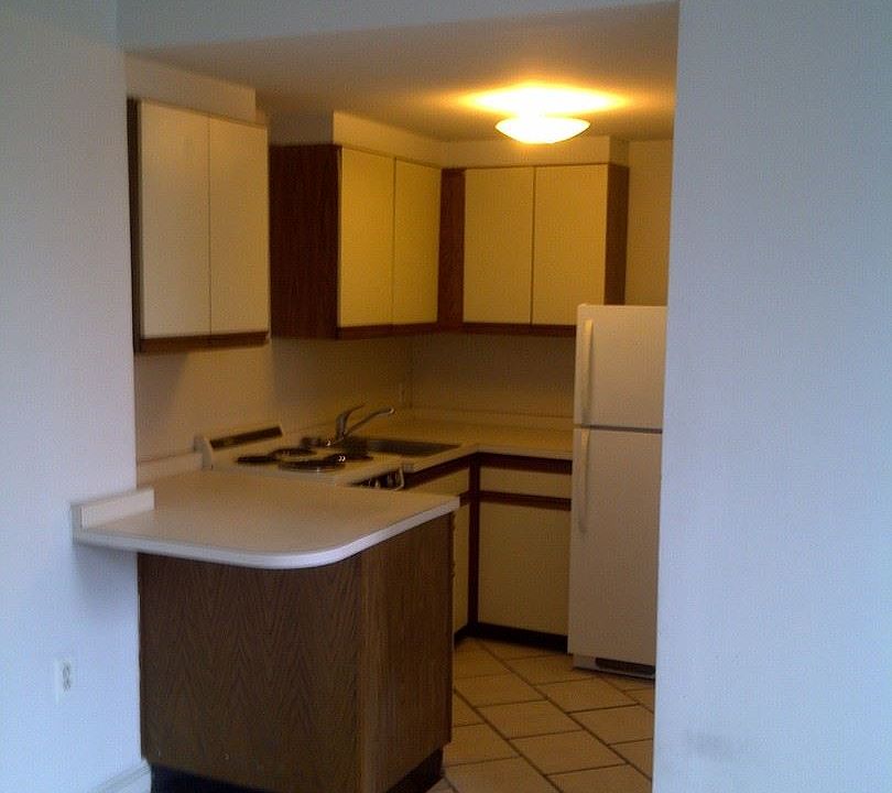 2nd image of 918 N 15th St