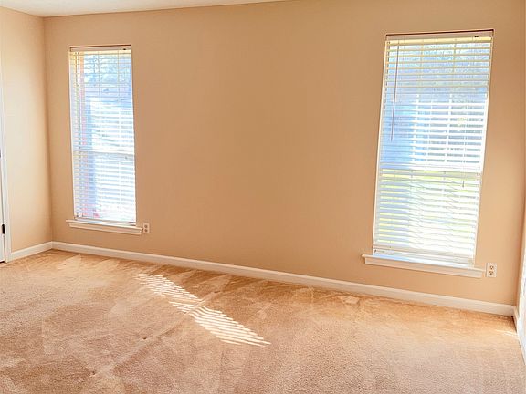 5th image of 1029 Juniper Ct