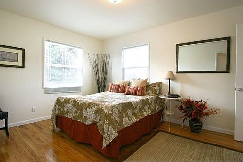5th image of 669 40th St