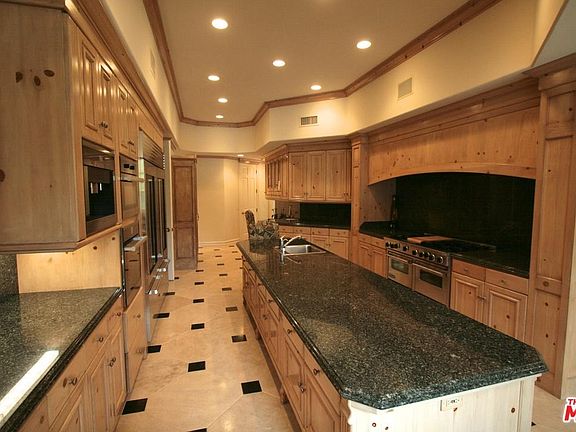 5th image of 10325 Greendale Dr