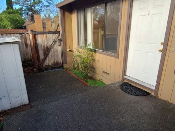 850 E Cotati Ave APT 4