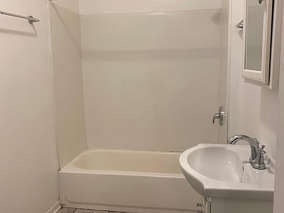 4th image of 5318 S Princeton Ave #2NDFL